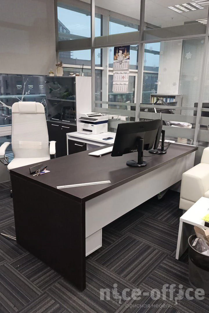 Стол руководителя левый KZP-22L 2200x2000x750 Кортез фото в интерьере 2