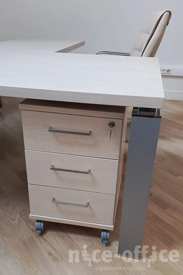 Кабинет руководителя First фото в интерьере 7